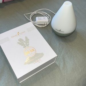 Young Living Starter Bundle with Dew Drop Diffuser